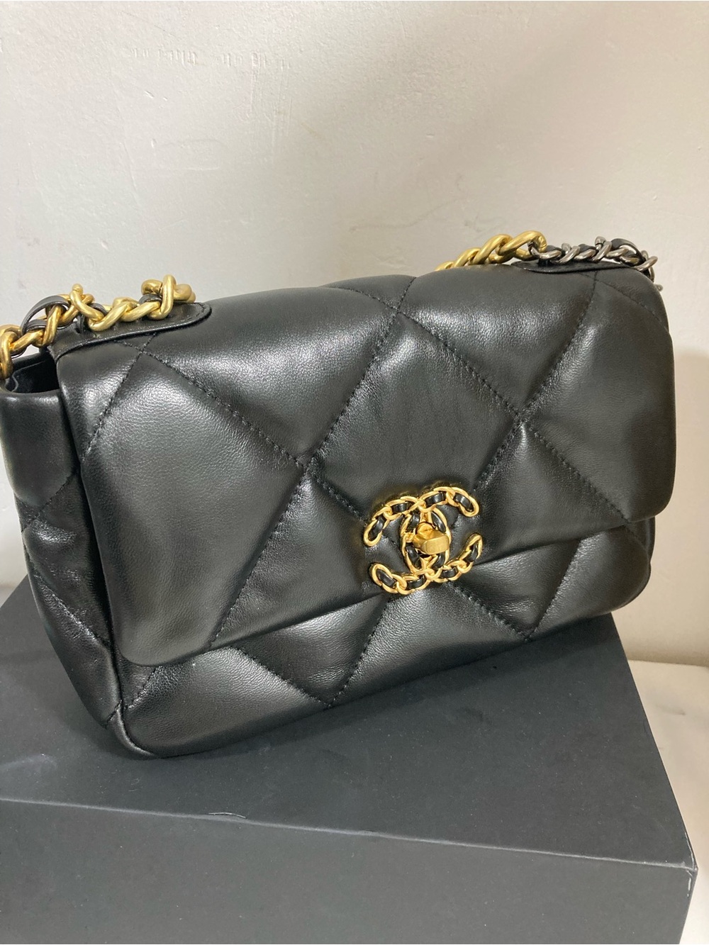 CHANEL Black Quilted Lambskin Shoulder Bag with Gold-Tone CC Chain